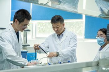 别人封锁技术，我们就自研打通全链条